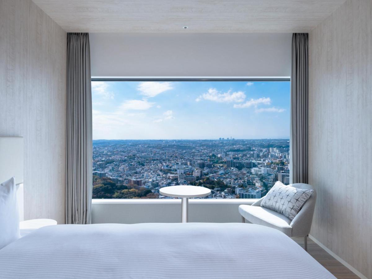 Mitsui Garden Hotel Yokohama Minatomirai Premier المظهر الخارجي الصورة A guest room at the hotel