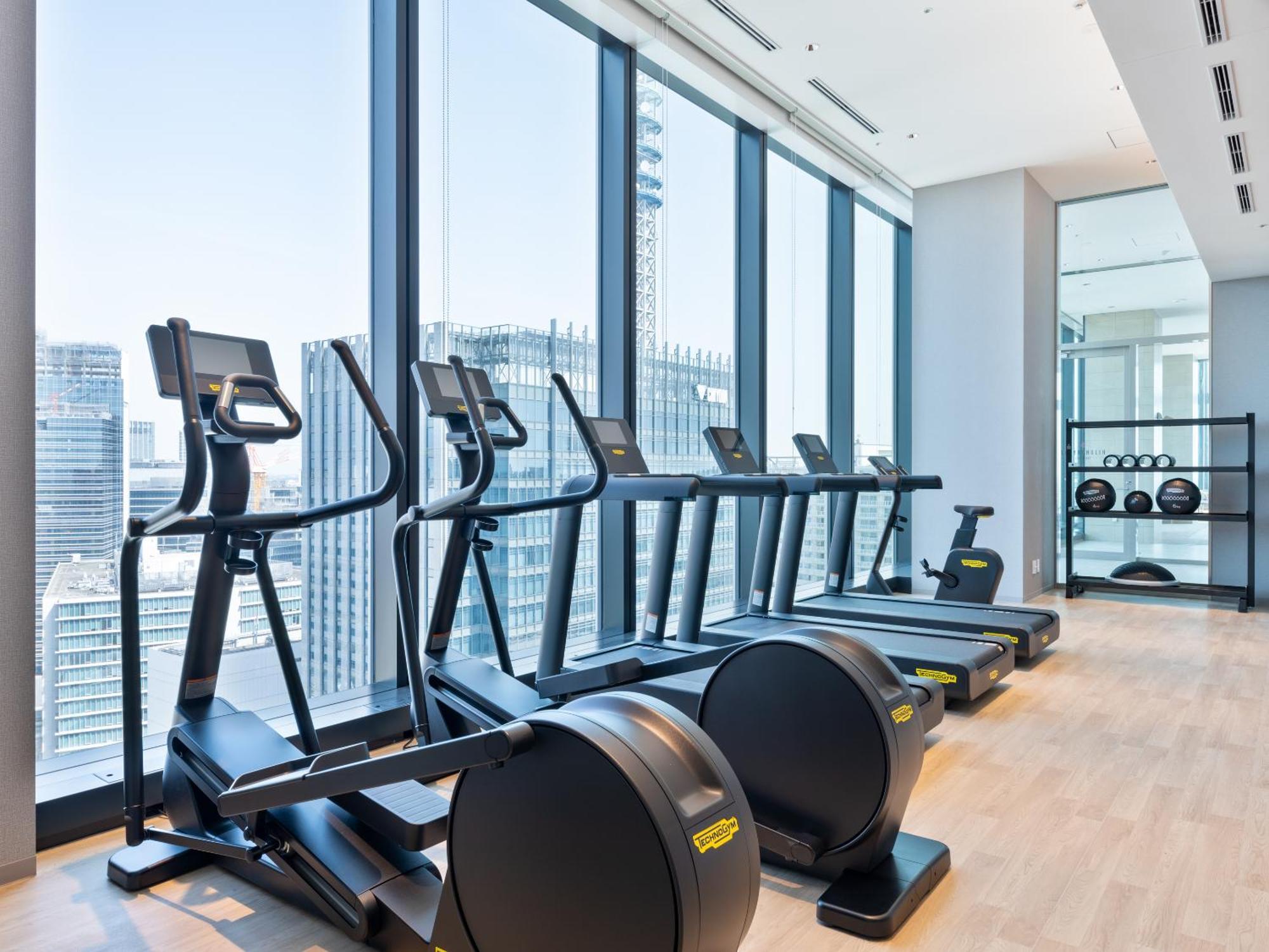 Mitsui Garden Hotel Yokohama Minatomirai Premier المظهر الخارجي الصورة The gym at the 108