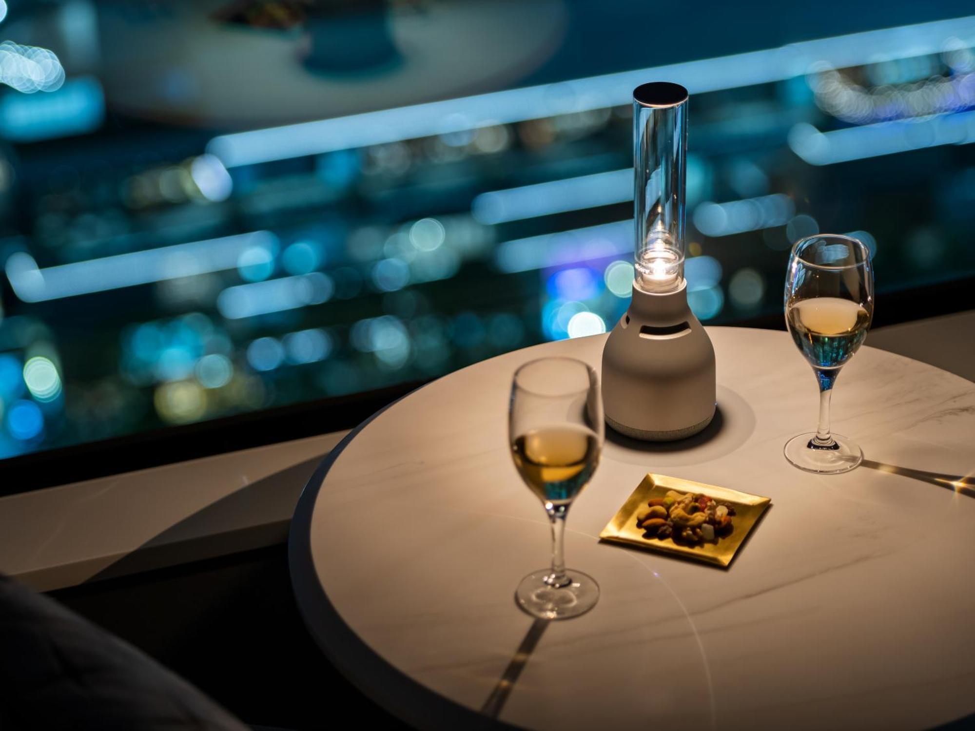Mitsui Garden Hotel Yokohama Minatomirai Premier المظهر الخارجي الصورة The bar at the 101 Sky Lounge